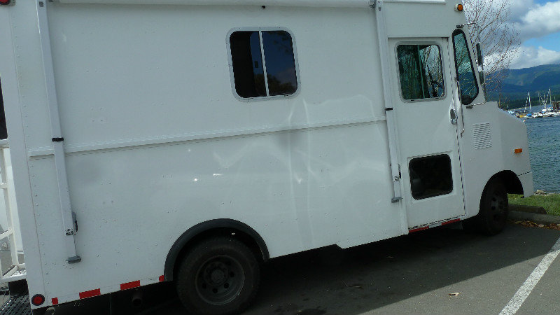 un camion de la Brinks en camping car