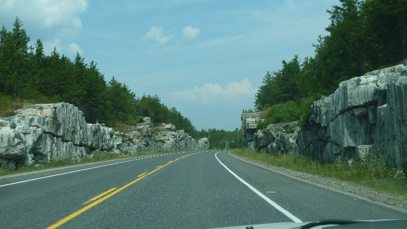 la route et le granit