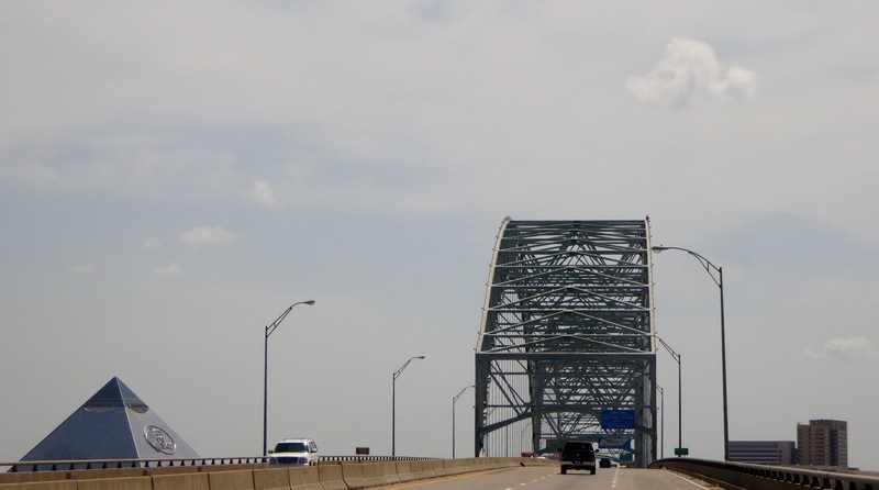 Hernando De Soto bridge