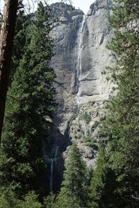 Yosemite Falls, au milieu du parc
