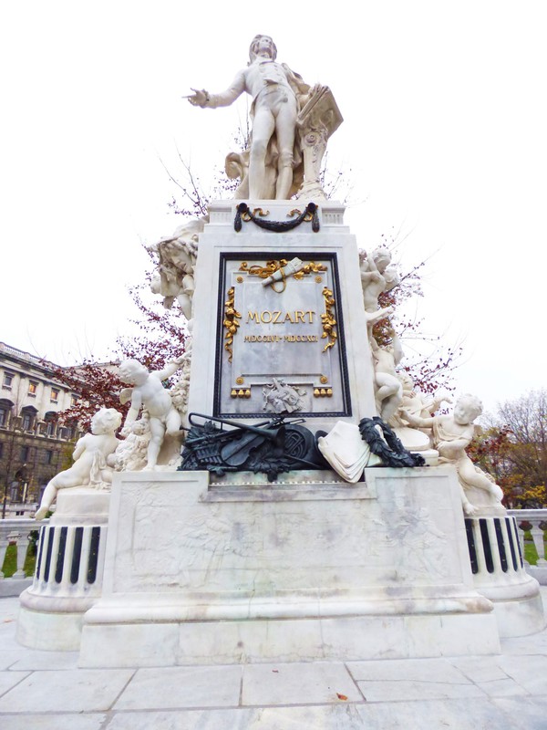 Mozart Statue