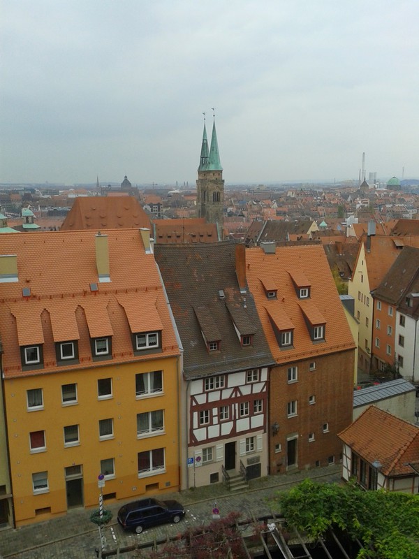 Nuremberg: the house in the centre is original and escaped the war; the other two were rebuilt.