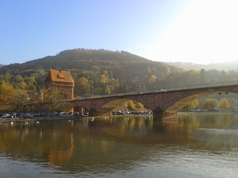 Miltenberg: Behind the bridge is the old city wall and guard tower