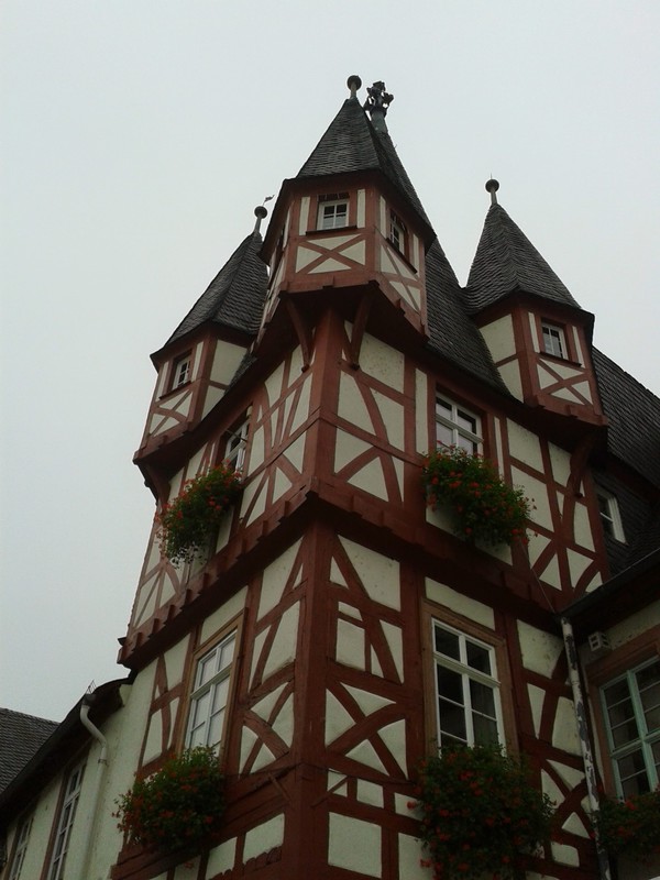 Rhudesheim: a half-timber house, rather grand