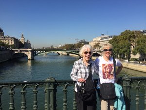 Mom and Lori on the Pont d’Arcola