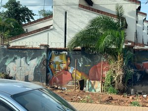 Nairobi street scenes - graffiti 