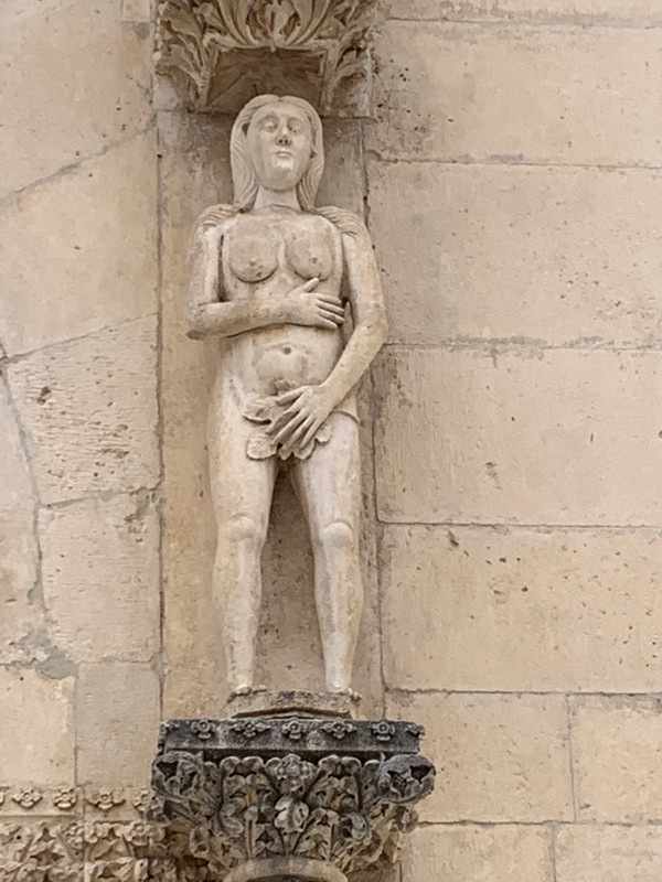 Statue of Eve 