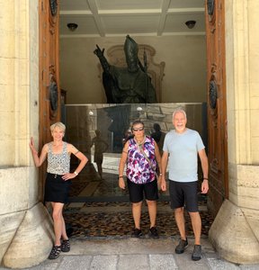 Me, Susan and Ross in front of patron saint of Lecce, Saint Oronzo