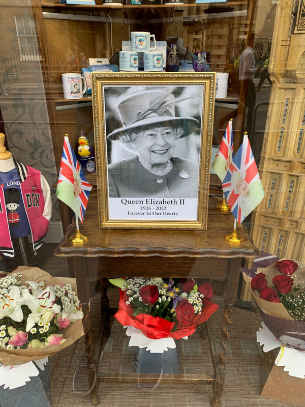 Memorial for the Queen in London shop