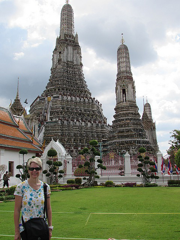 Lori at Wat Arun