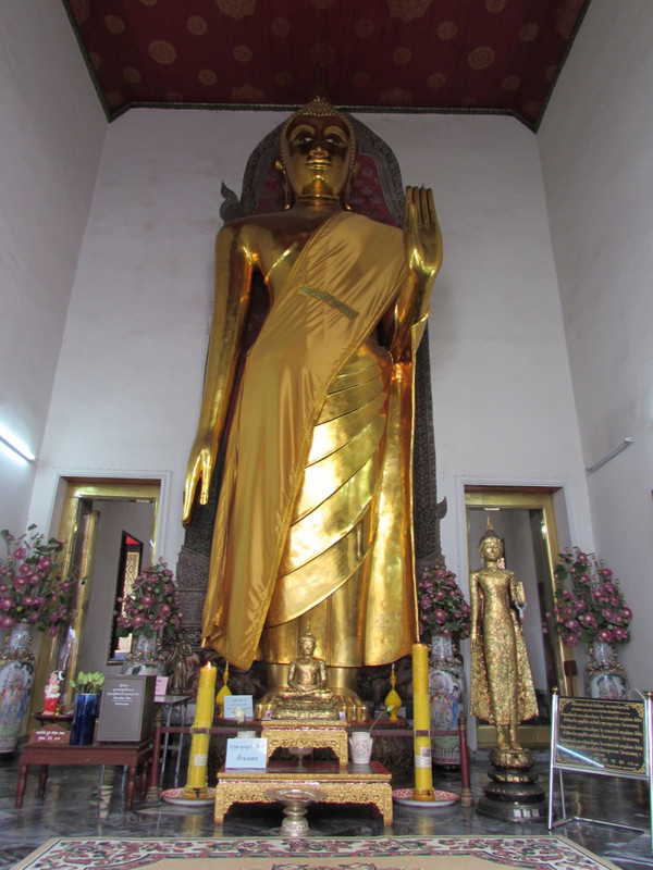 A very large Buddha