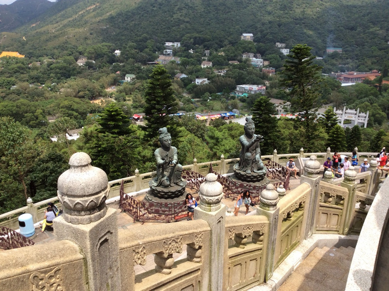 Statues facing the Buddha