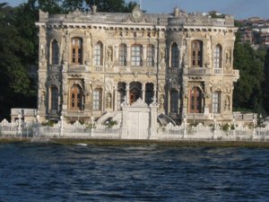 Amazing building along the Bosphorus
