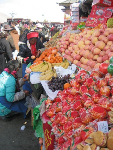 Market in front of Barkhor Square
