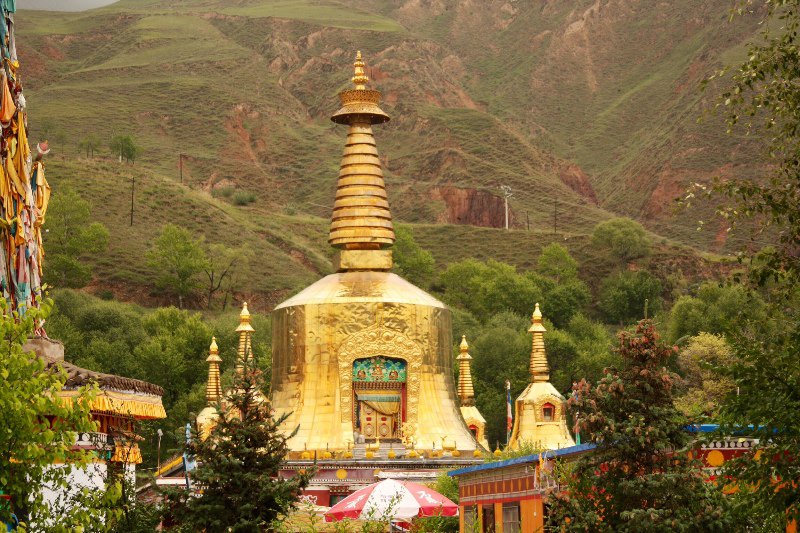 Wutun Lu - an ancient Tibetin monastery