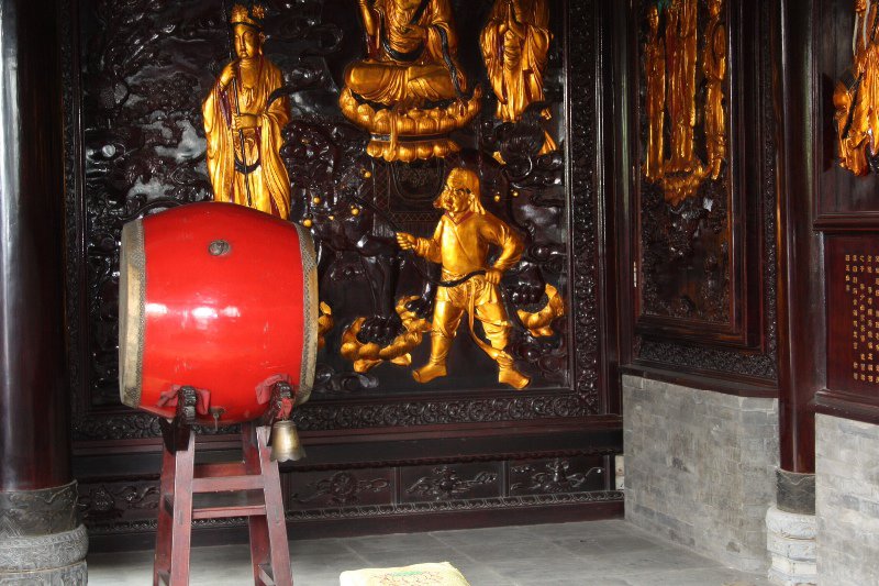 Xian - Inside the temple