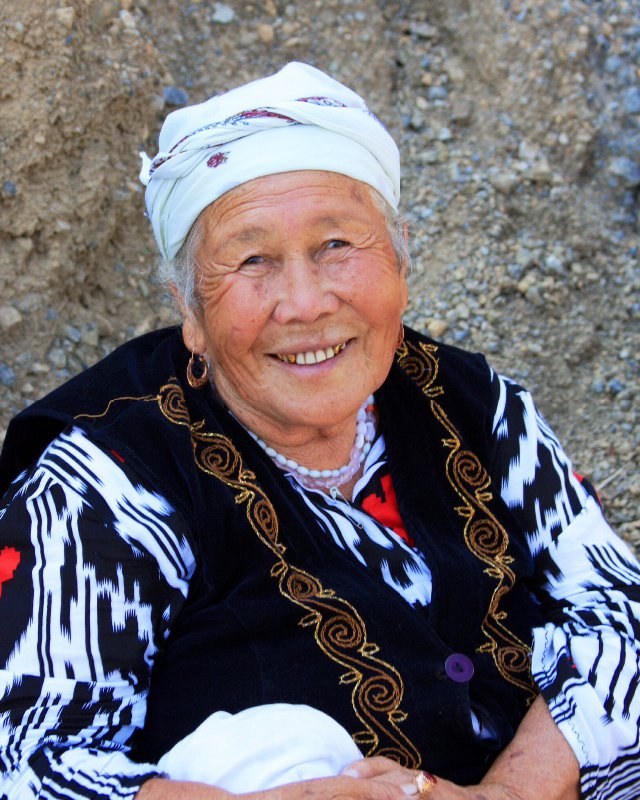 Smilely Uzbek lady in Arslanbob