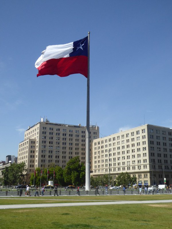 Santiago grösste Flagge Südamerikas