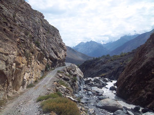 Jeep track to Owir valley 