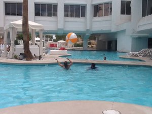 swimmingpool tropicana