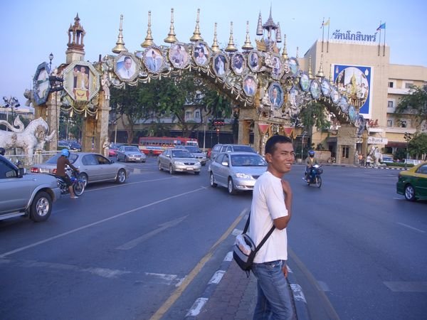 CROSSING THE ROAD IN BANGKOK