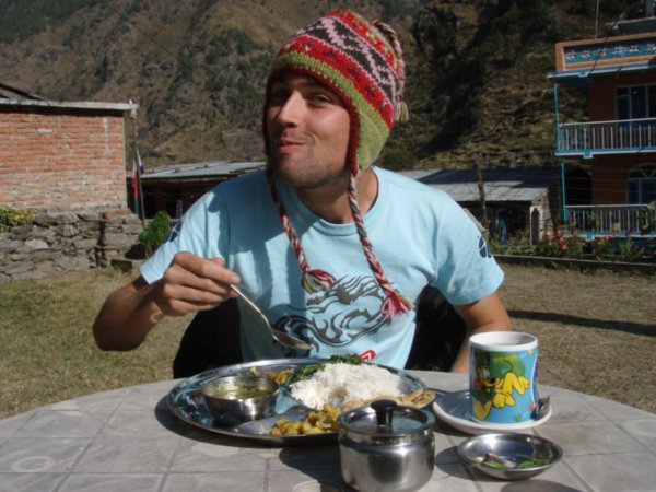 Hummm un bon Daal Bhat apres 8 jours de trekking