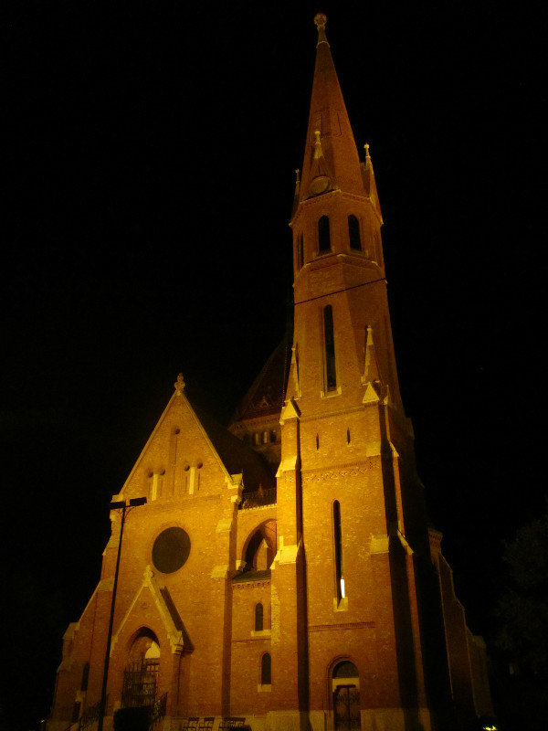 Biserica Evanghelica Budapesta noaptea