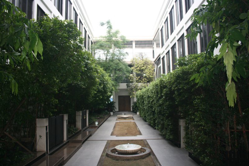 Aruntara - courtyard