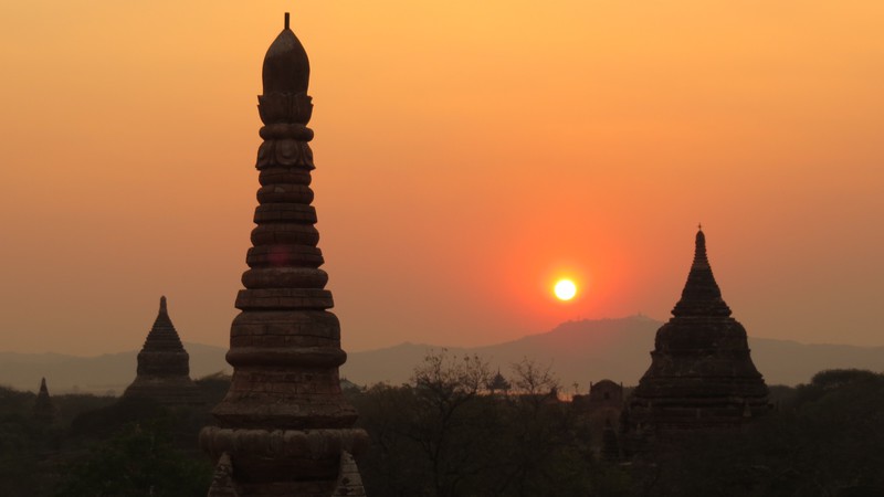 Amazing sunset in Bagan