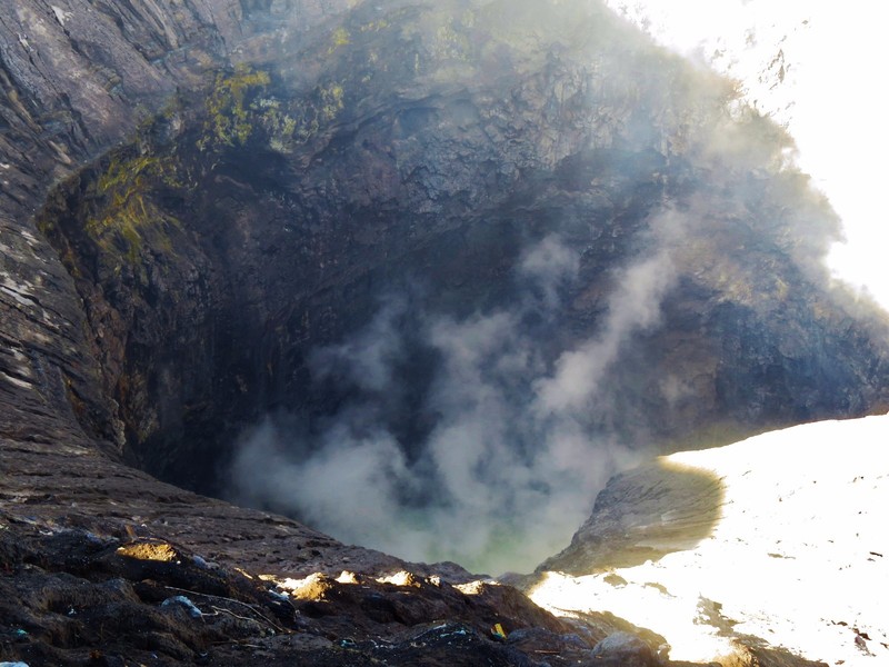 Sulphur bubbling away in Mt Bromo 