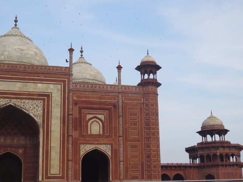 The beautifully built mosque at the Taj