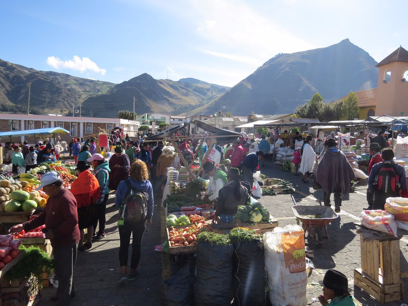 Zumbahua market in full swing