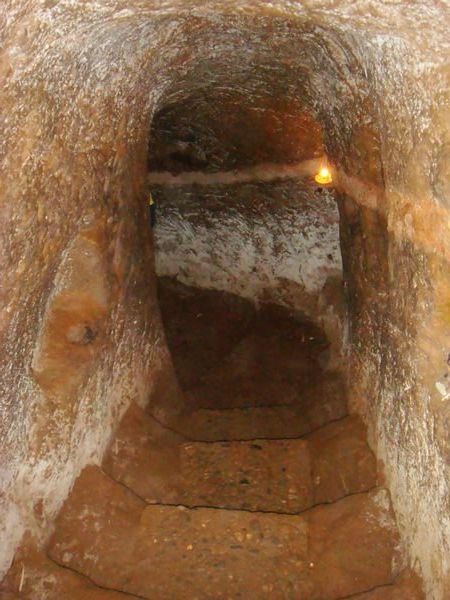 Vinh Moc Tunnels