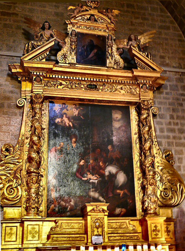 painting with one of two gilded side altars