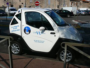 City-owned 'smart cars' for rent by the hour or the kilometer ... a brilliant little idea !