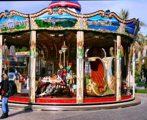 Like seemingly every French Riviera town there is a carrousel at  Place Guynemer.