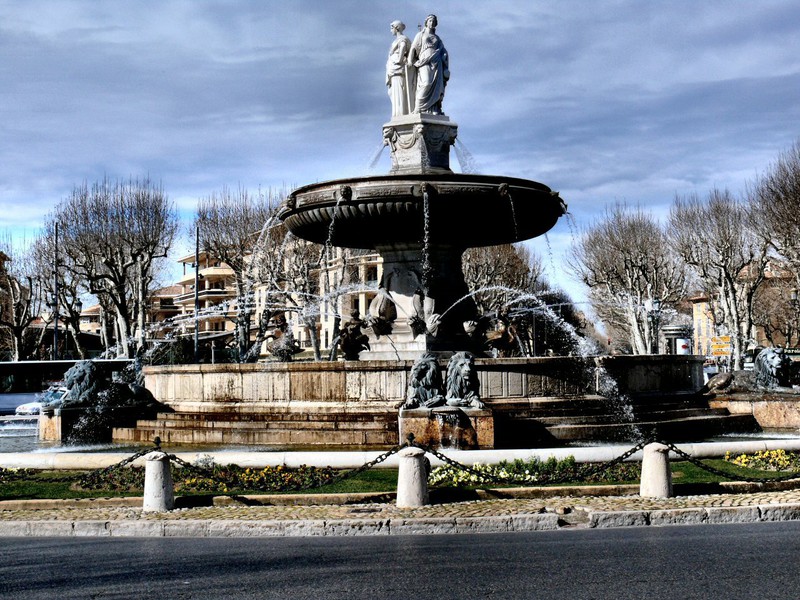 Charles de Gaulle fountain at La Rotonde, the City's main point of reference