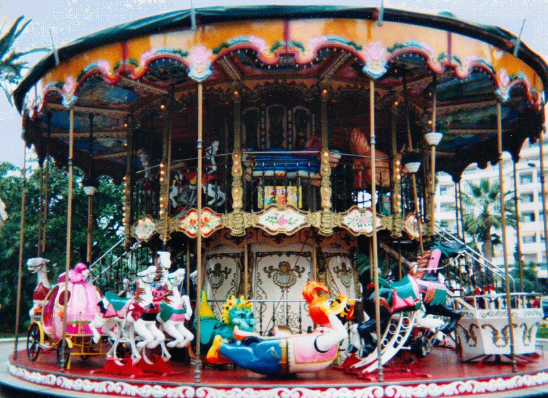 the ubiquitous caroussel, this one on the Croisette