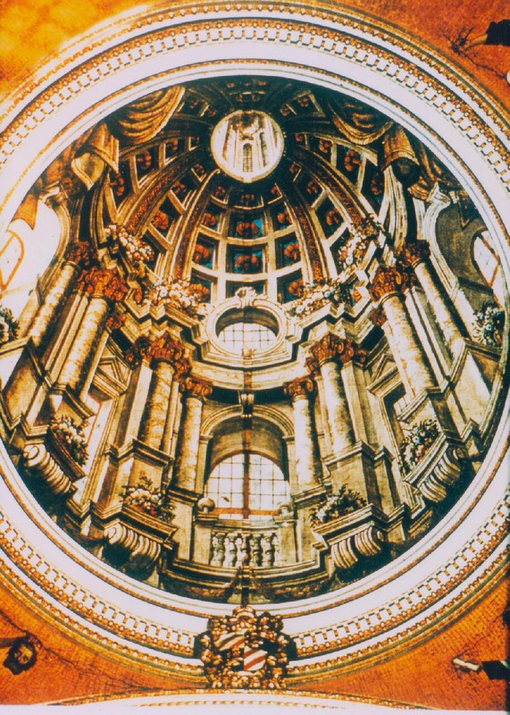 The trompe l'oeil 'dome' is actually painted on the flat ceiling.