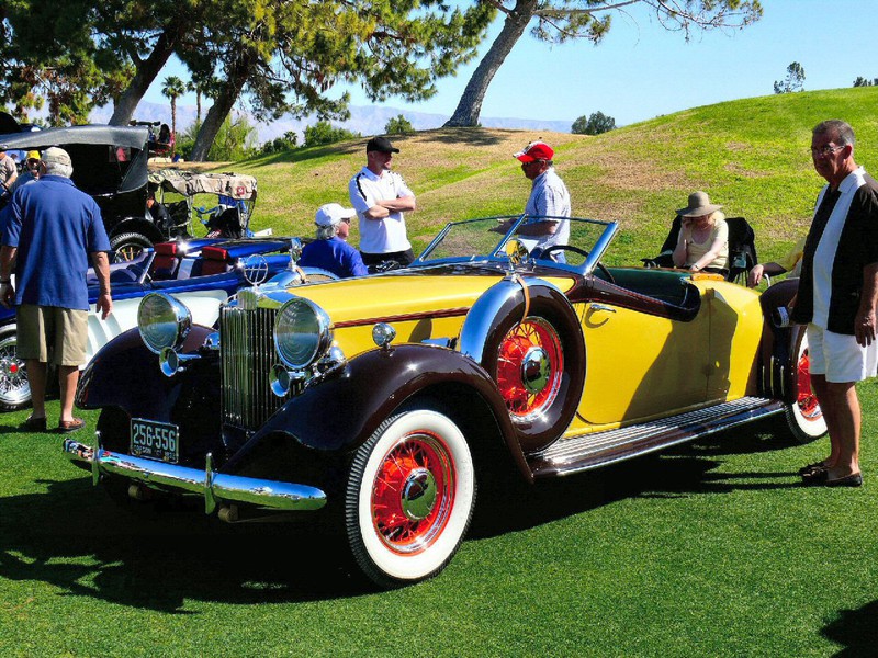 1932 Hupmobile roadster, this company's last car