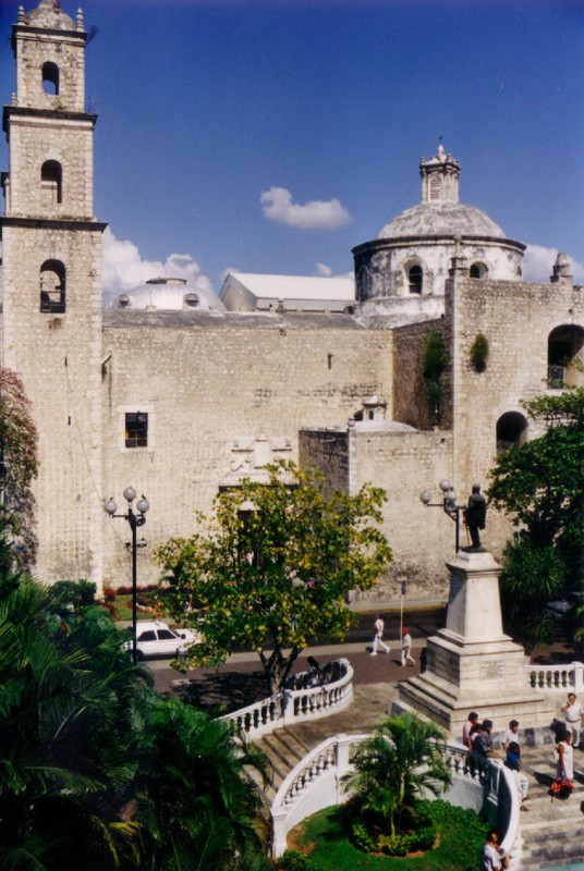 Jesuit church near Plaza Mayor (1618)