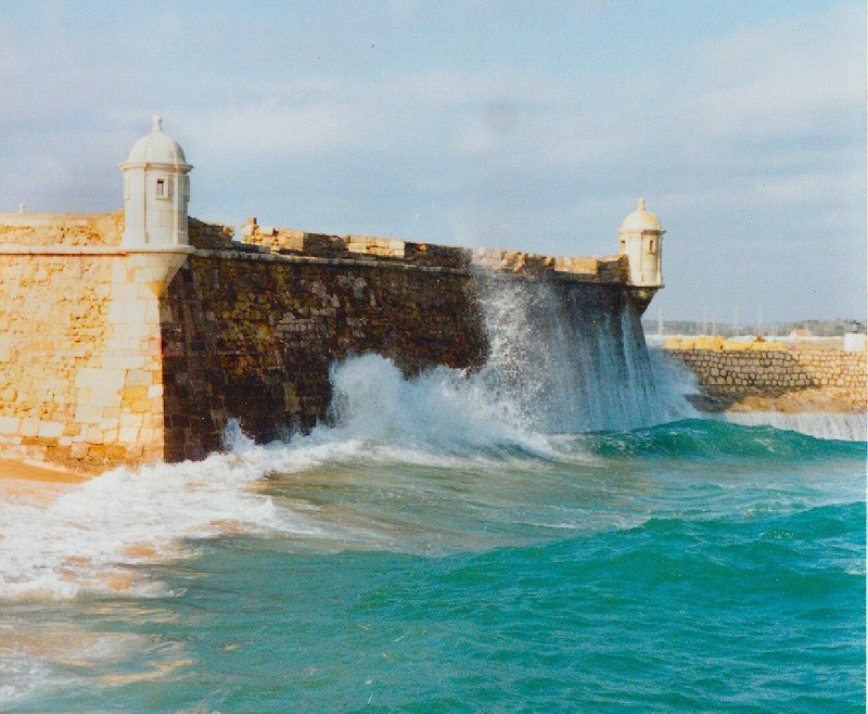 The renaissance-era fort at Ponta da Bandeira guarded the entrance to the harbour.