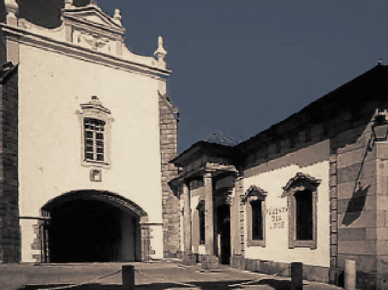 entrancce to 500 year old monastery, now the elegant Pousada dos Loios