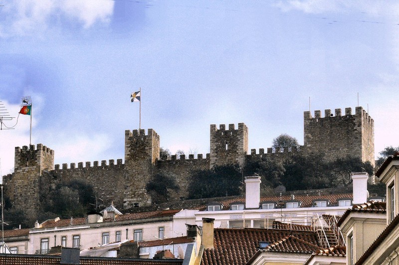 remains of São Jorge castle seen from Rossio Square