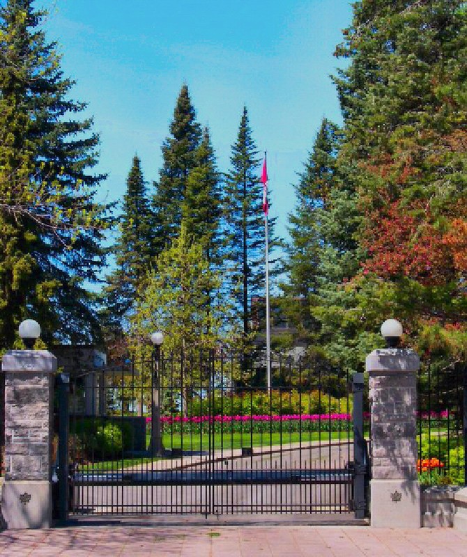 entrance to the Prime Minister's residence, 24 Sussex Drive