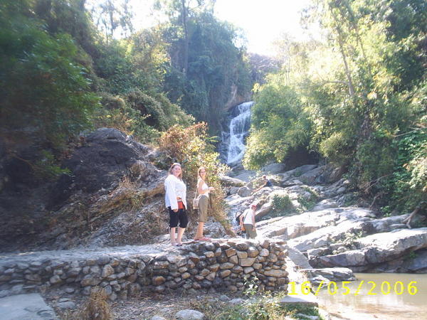 Chiang Mai Waterfall2