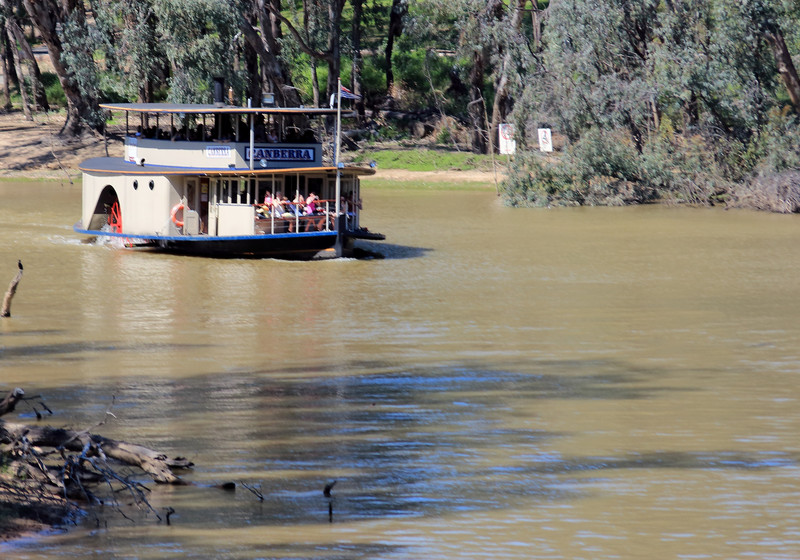 Paddle steamer on Murray River at Echuca