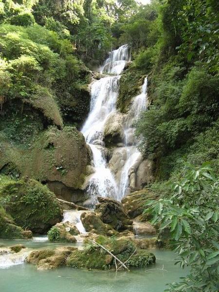Kouangsi Waterfall