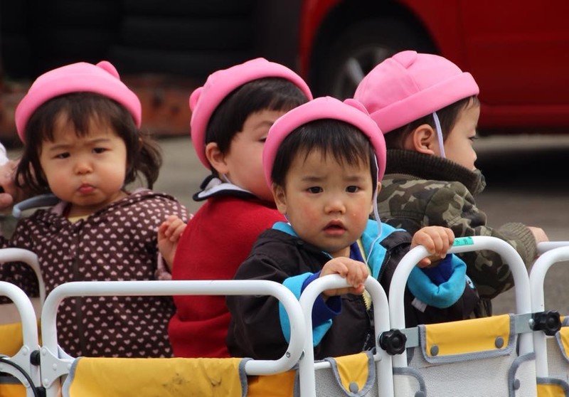 Toddlers in a trolley, Kawaguchiko 