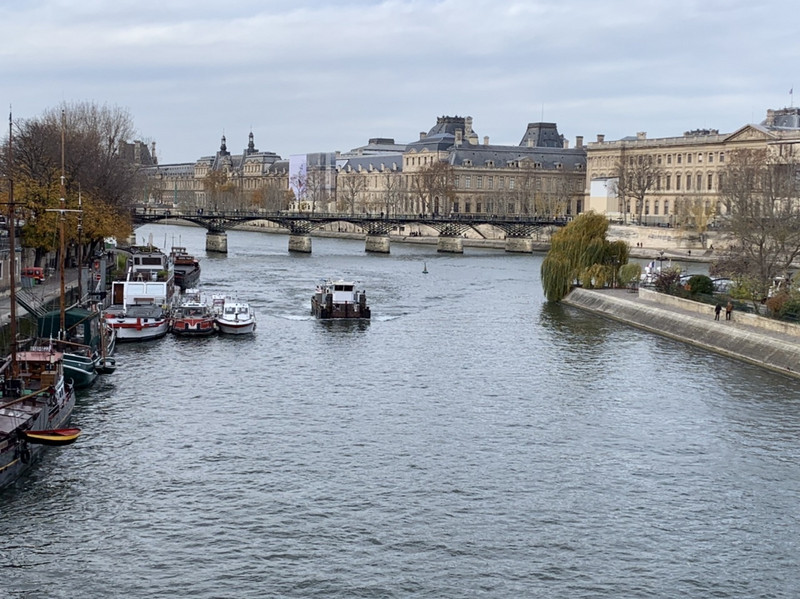 The Seine, pointe neuf!